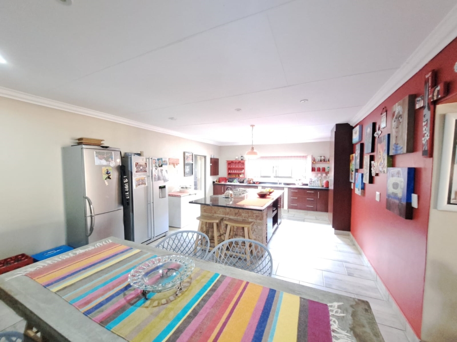 5 Bedroom Property for Sale in Waterkloof North West